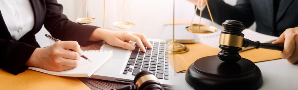 Berufshaftpflichtversicherung für Rechtsanwälte berechnen / Kanzleiversicherung